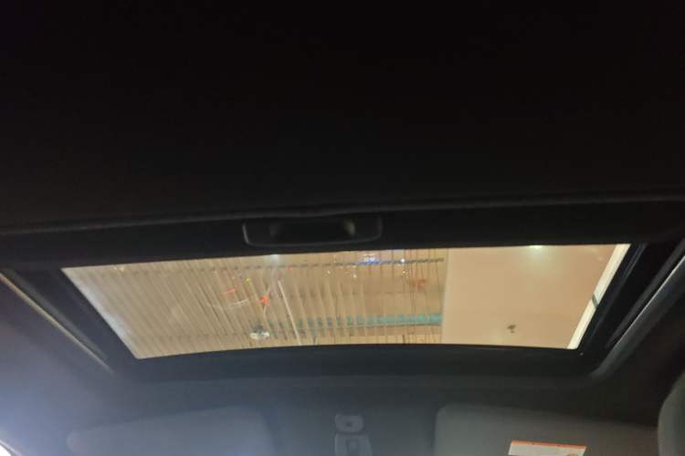 Used Infiniti ESQ 2014 1.6L Spontaneous Edition