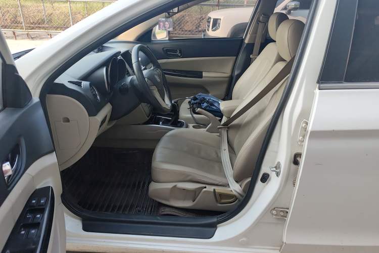 Used CHANGAN Eado 2013 1.6L Manual Elite Model China IV Standard