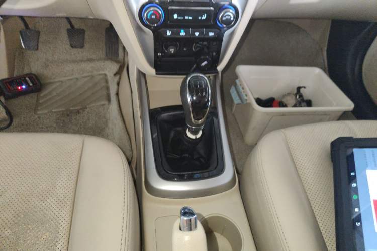 Used CHANGAN Eado 2015 1.6L Manual Luxury Model China V Standard