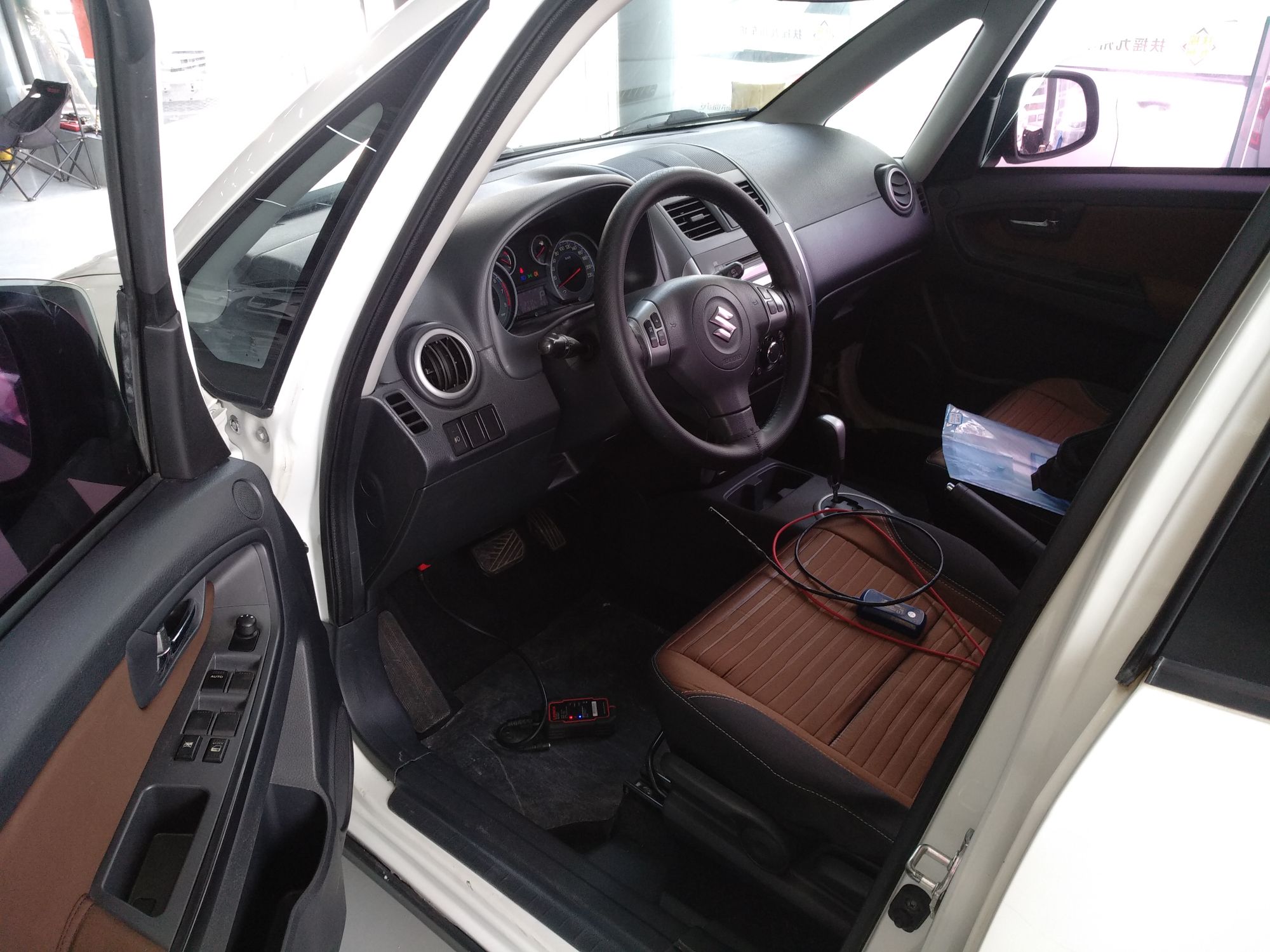 Переднее сиденье в автомобиле