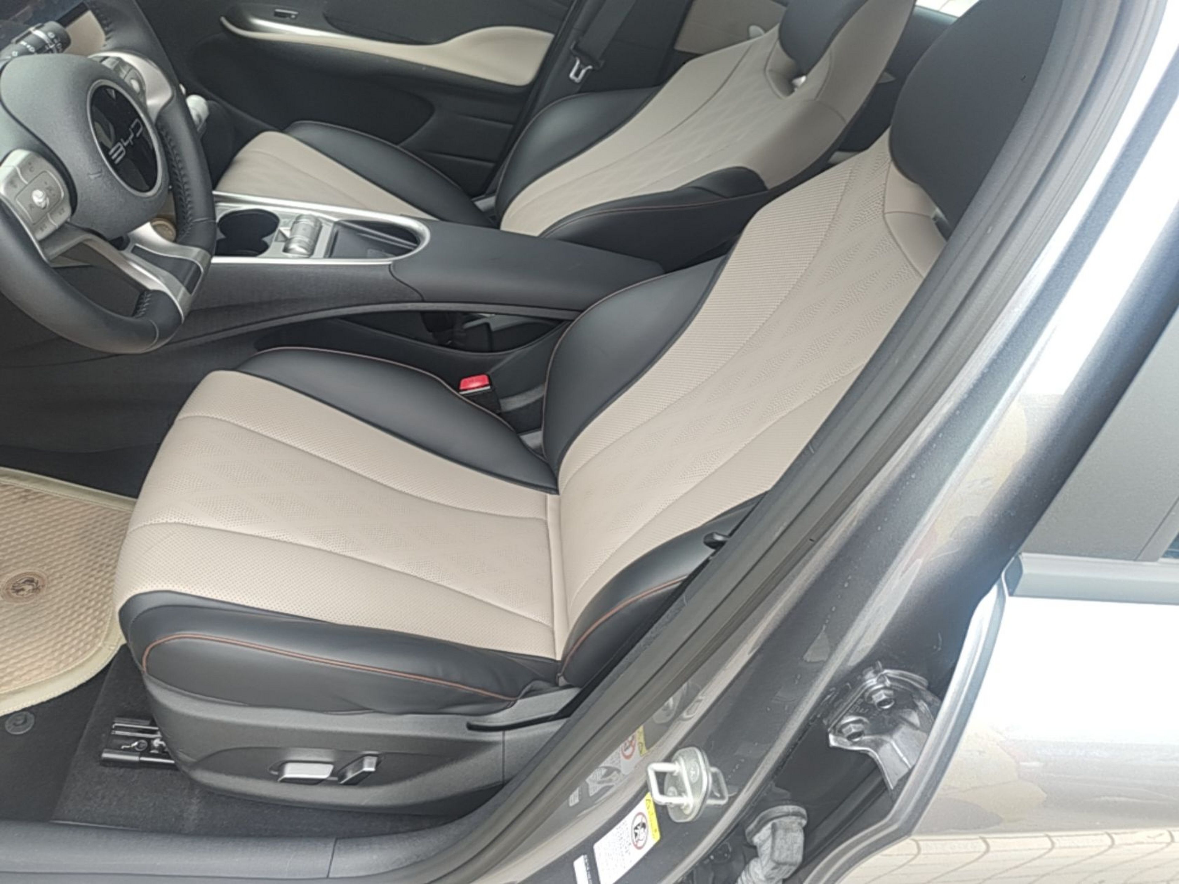 Vordere Reihe im Auto