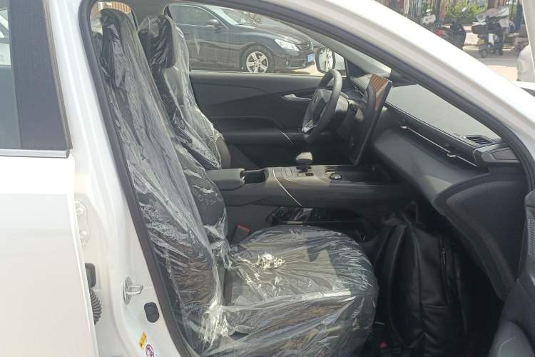 Used CHANGAN Eado 2025 Blue Whale 1.5T 500Bar Prestige Model
