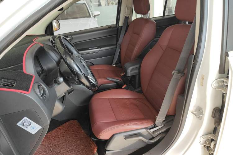 Used Jeep Compass (Import) 2015 2.0L two-wheel drive sport version