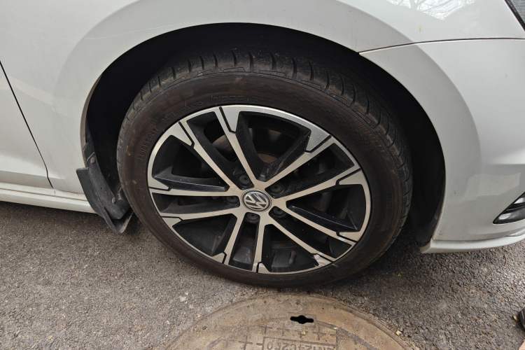 Used Volkswagen Golf 2016 1.4TSI Automatic R-Line
