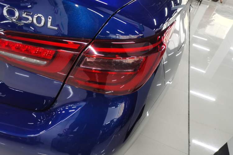 Used Infiniti Q50L 2018 2.0T Comfort Edition China VI Standard Exterior 3