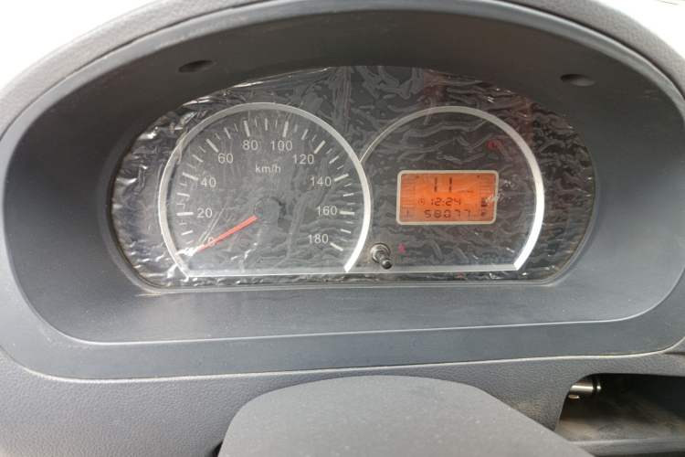 Used BAIC Weiwang 306 2014 1.2L Value Edition Van Comfort Type 5 Seats A12 China IV Emission Standard
