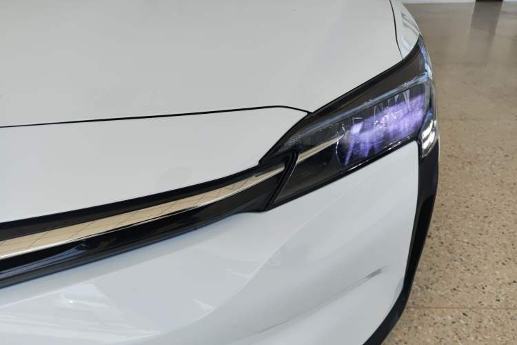 Used Buick Velite 6 2023 430km Range Commuter Version