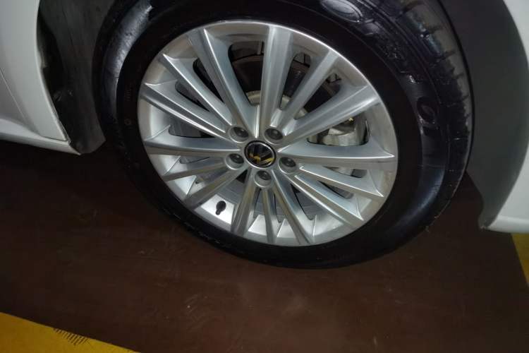 Used Volkswagen Gran Lavida 2013 1.6L Automatic Comfort Model
