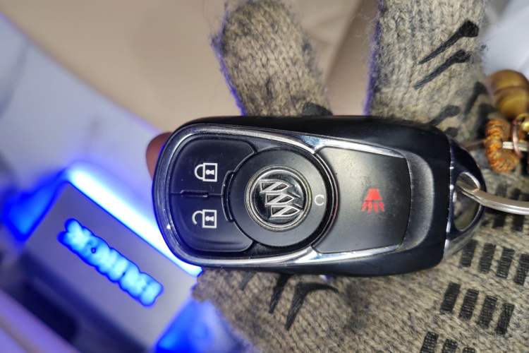 Used Buick GL8 2017 ES 28T Comfort Model China V Standard