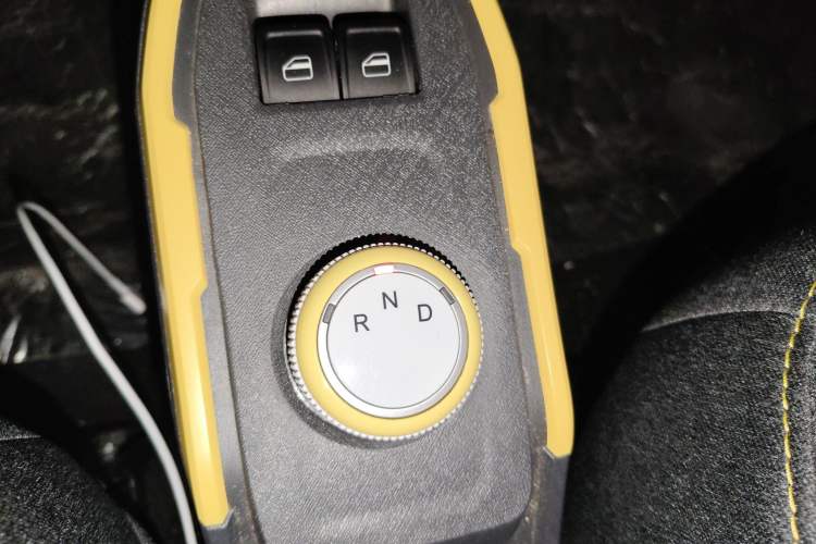 Used Chery New Energy QQ Ice Cream 2023 170km Milkshake – Lithium Iron Phosphate Gear Lever