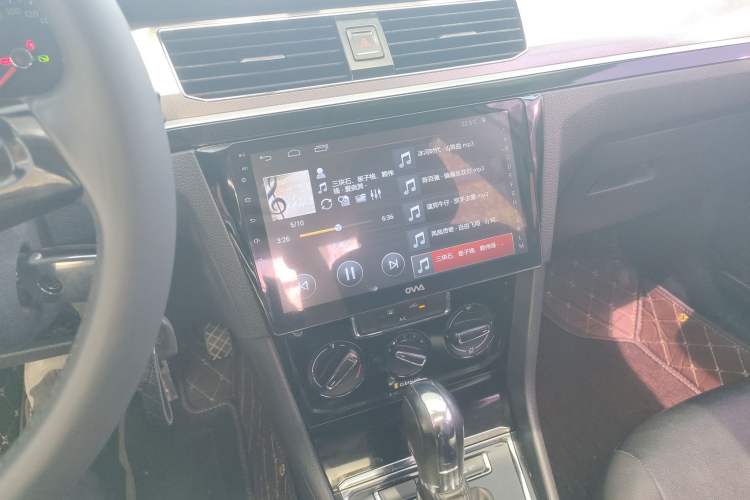 Used Volkswagen Bora 2017 1.6L Automatic Comfort Model Audio And AC Panel