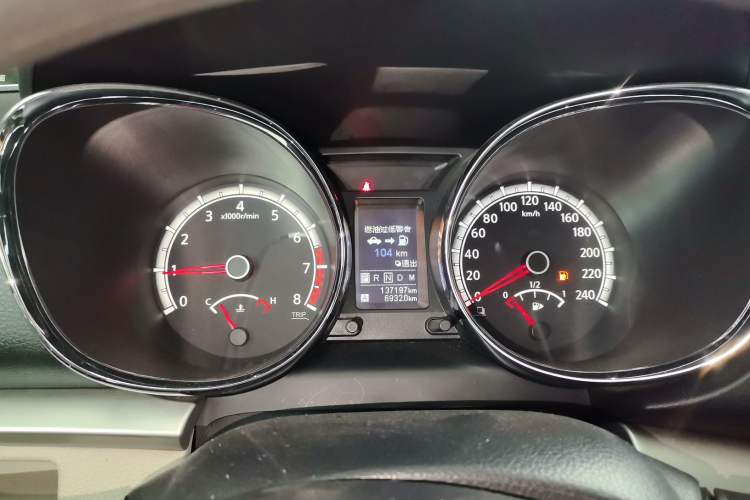Used Venucia T70 2015 2.0L CVT Smart Choice Edition Instrument Cluster