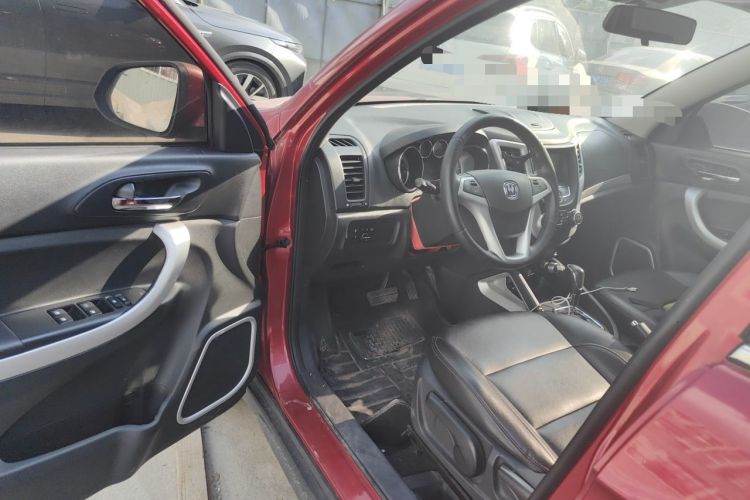 Used CHANGAN CS35 2015 1.6L Automatic Luxury Model China V Standard
