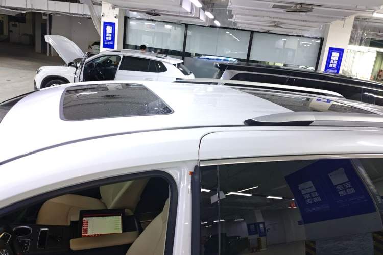 Used Toyota Granvia 2023 2.5L Hybrid Prestige PLUS Edition
