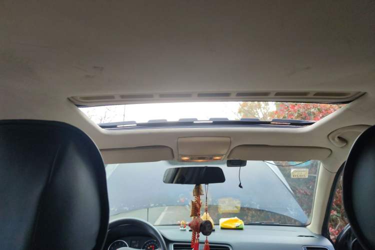 Used Volkswagen Lavida 2013 Restyled Classic 1.6L Automatic Comfort Edition Headliner