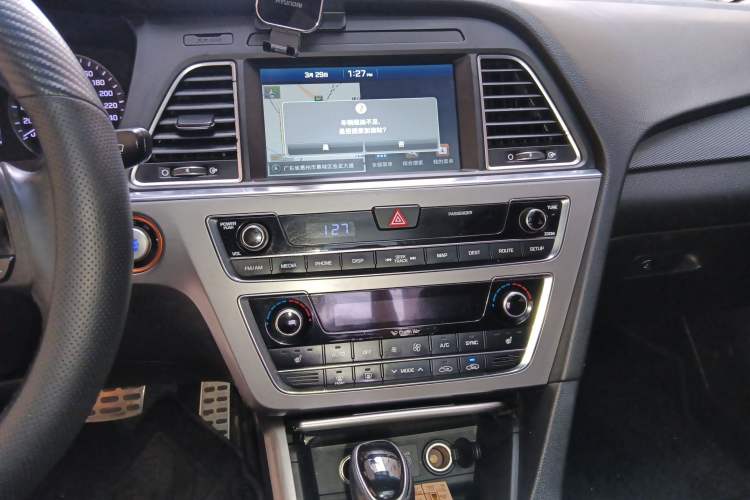 Used Hyundai Sonata 2015 1.6T GLS Smart Model Audio And AC Panel