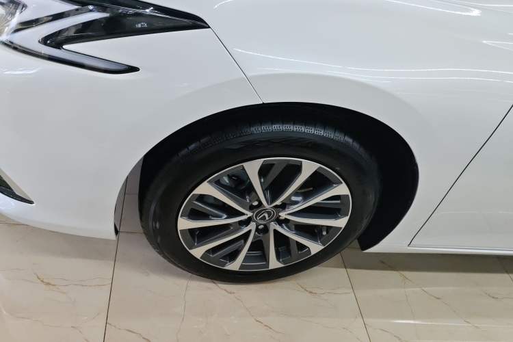 Used Lexus ES 2025 200 Premium Edition
