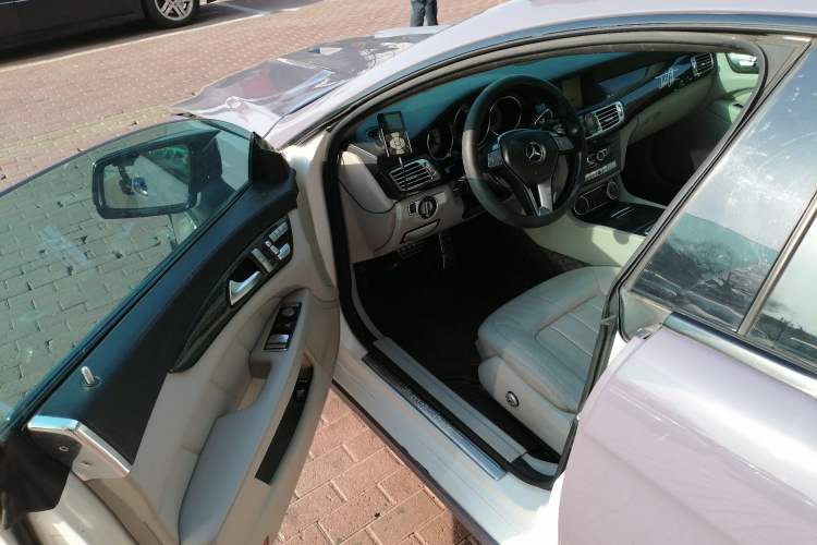 Used Mercedes-Benz CLS 2012 CLS 300 CGI Driver Seat