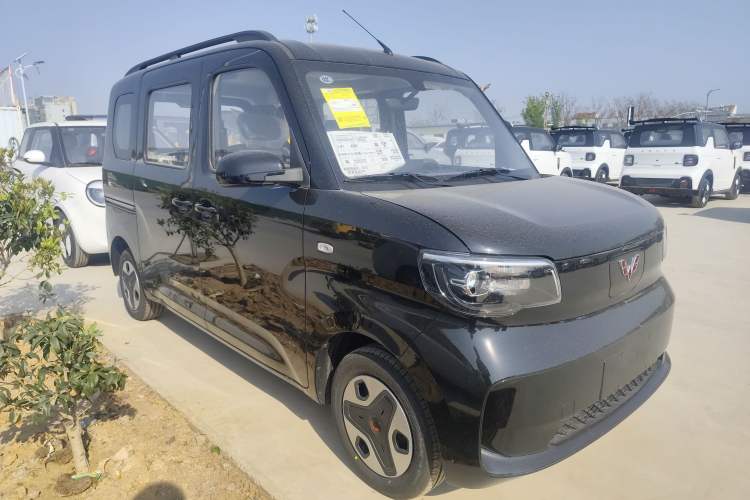 Used Wuling Zhiguang New Energy 2025 Model 305km Ambitious Edition