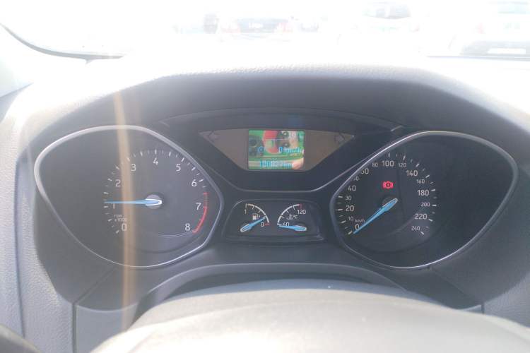 Used Ford Focus 2017 Sedan 1.6L Manual Fashion Edition Smart Drive Version
