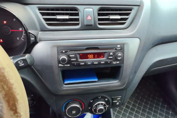 Used Kia K2 2012 Sedan 1.4L Automatic GLS Commemorative Edition