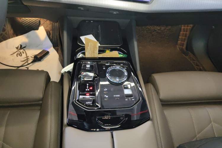 Used BMW 5 Series 2024 525i M Sport Package Gear Lever