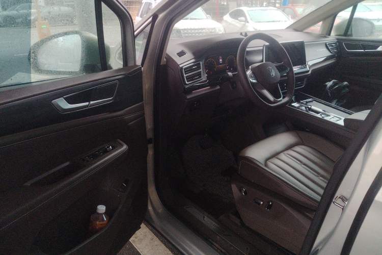 Used Volkswagen Viloran 2024 330TSI Luxury Edition
