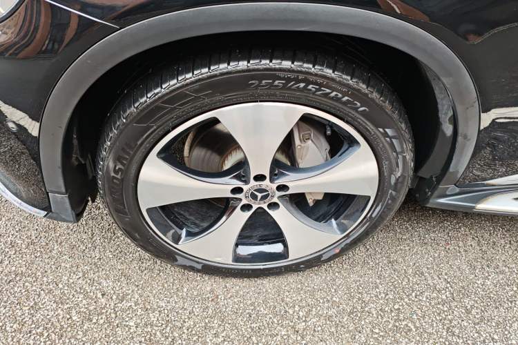 Used Mercedes-Benz GLC 2018 Refreshed GLC 300 4MATIC Dynamic Edition