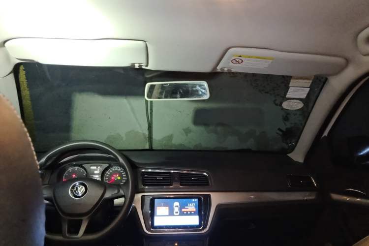 Used Volkswagen Lavida 2015 1.6L Automatic Fashion Edition Headliner