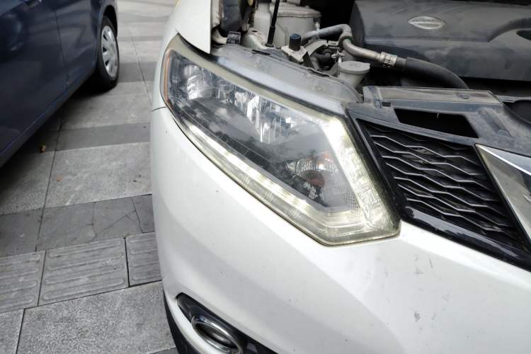 Used Nissan X-Trail 2014 2.0L CVT Comfort Edition 2WD Right Front Headlight