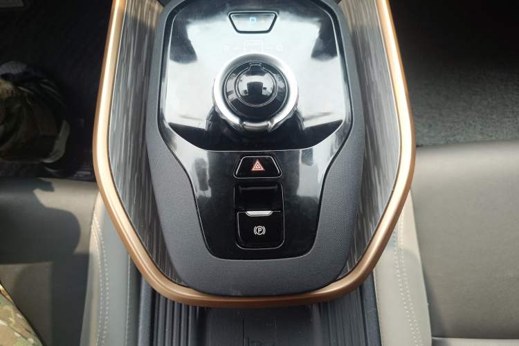 Used Toyota bZ3 2023 517 km Elite PRO Gear Lever