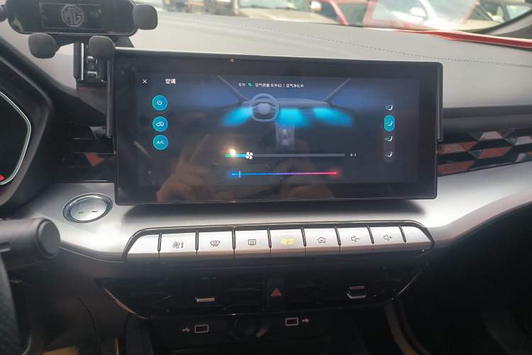 Used MG 5 2022 180 DVVT CVT Youth Luxury Edition
