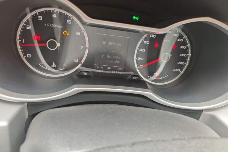 Used Geely Auto Emgrand X7 Sport 2016 1.8TD Automatic ZhiShang Model Odometer Close Up