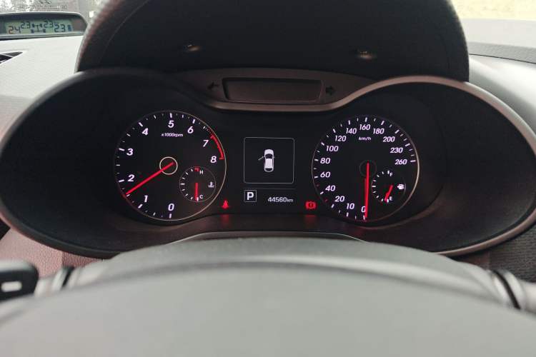 Used Hyundai Veloster 2015 1.6T Automatic Luxury Edition Instrument Cluster