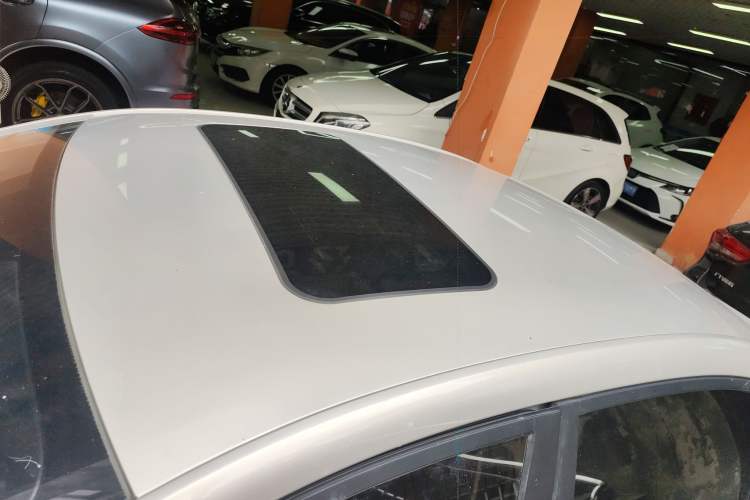 Used Roewe i5 2019 1.5L Automatic 4G Connected Langhao Edition Roof