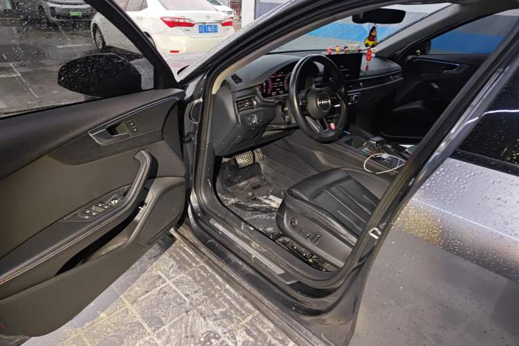 Used Audi A4L 2020 40 TFSI Fashionable and Elegant Model
