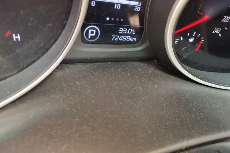 Used Kia Sportage R 2016 2.0L Automatic Two-Wheel Drive DLX Odometer Close Up