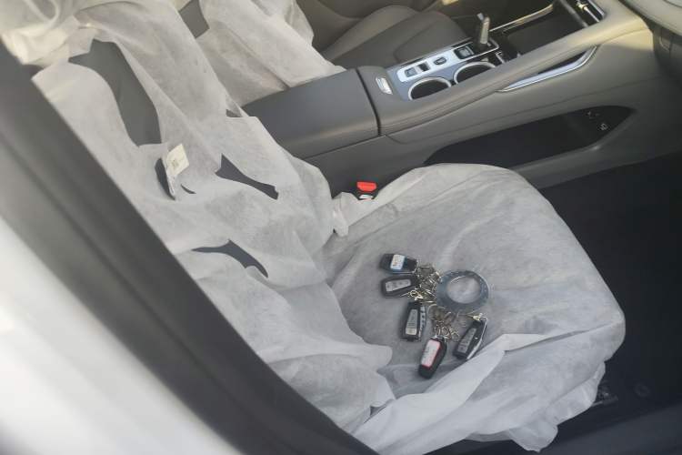 Used Geely Auto Emgrand X7 Sport 2026 Model 1.5TD Aspirational Right Front Seat