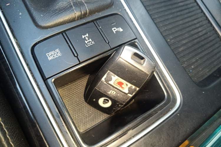 Used Kia Sorento 2015 Sorento L 2.4L Gasoline 4WD Elite Edition 5 Seats China IV Standard
