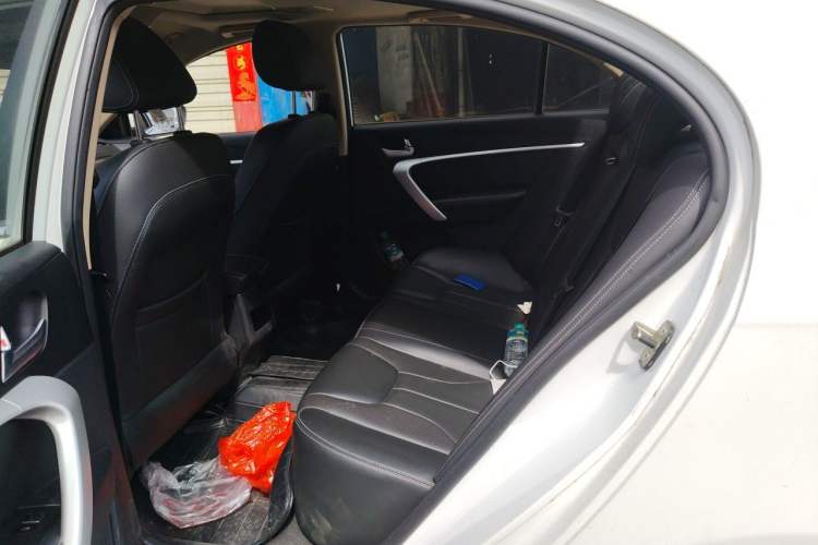 Used Geely Auto Emgrand 2017 Sedan Million Edition 1.5L CVT Upward Connectivity Version
