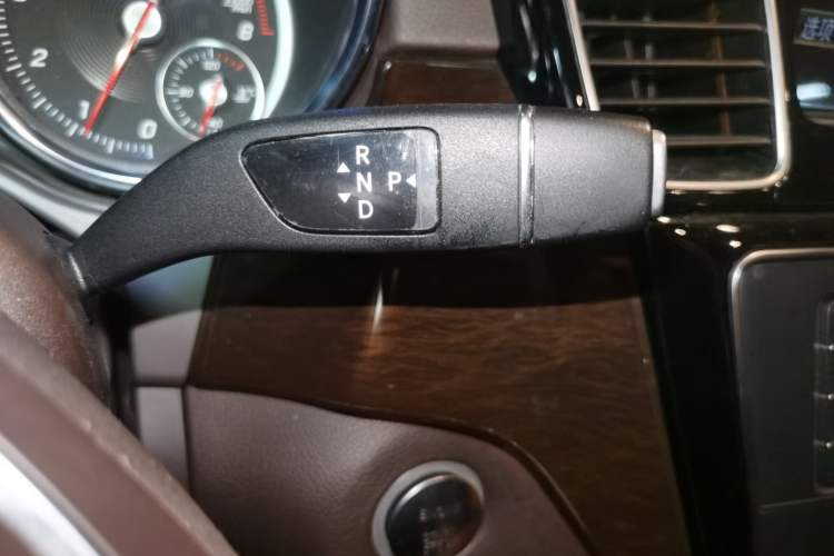 Used Mercedes-Benz GLS 2018 GLS 400 4MATIC Dynamic Model Gear Lever
