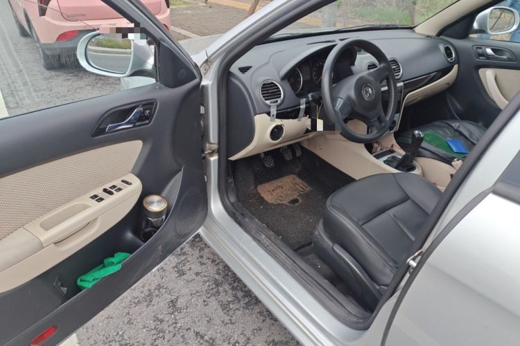 Used Volkswagen Lavida 2013 Classic 1.6L Manual Fashion Edition
