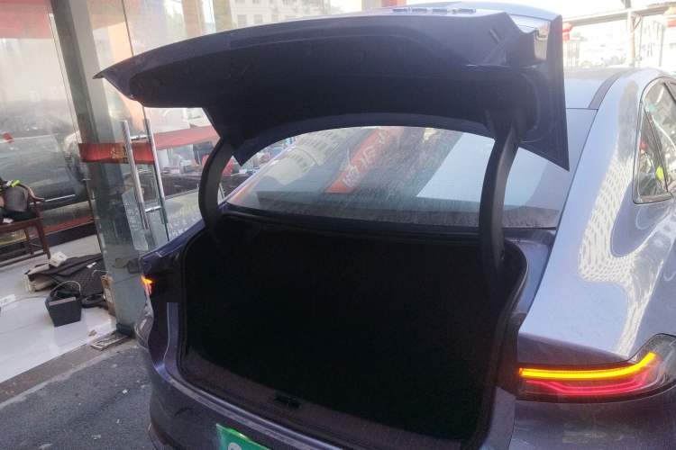 Used Nissan N6 2026 Model 180 Max Trunk