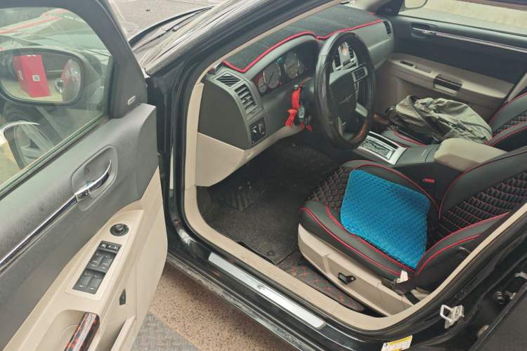 Used Chrysler 300C 2007 2.7L Business Edition Driver Seat