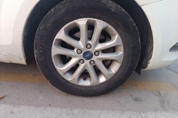 Used Ford Focus 2013 Hatchback Classic 1.8L Manual Base Model
