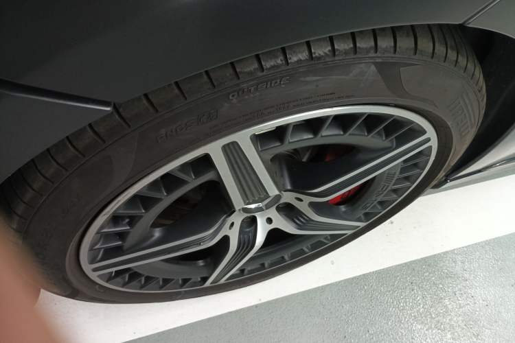 Used Mercedes-Benz EQE AMG 2023 AMG EQE 53 4MATIC+ Left Front Wheel Hub