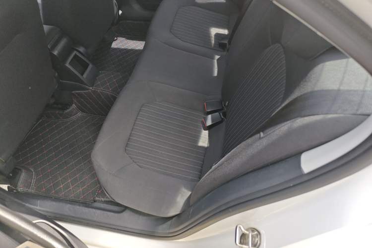 Used Volkswagen Jetta 2015 1.6L Automatic Comfort Model Left Rear Seat