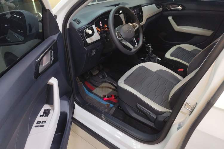 Used Volkswagen Tharu 2025 New Sharp 1.5L Ambitious Edition Driver Seat