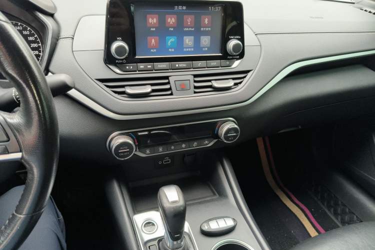 Used Nissan Teana 2019 2.0L XL Comfort Edition Audio And AC Panel