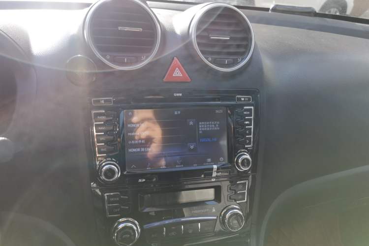 Used Haval H6 2014 Upgraded Model 1.5T Manual Two-Wheel Drive Elite Version Audio And AC Panel